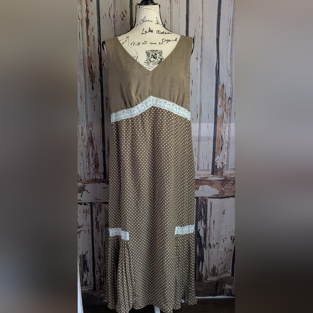 Signature Robbie Bee Midi Dress
